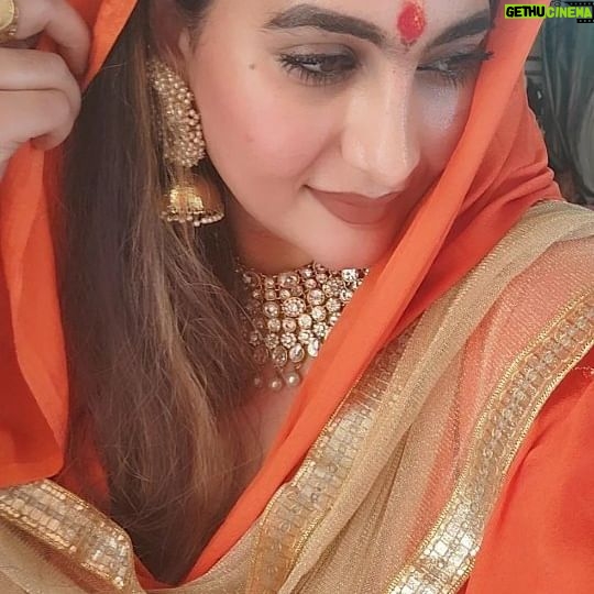 Neha Saxena Instagram - Day 6 Navaratri Grace 🧡🌟✨️💫❤️🕉🔱🧿🧿🧿 Wishing Every Proud Indian across the Globe a very Happy Baisakhi, Vishu , Bihu , Puthandu & Poila Baishakh ❤️ May this festival bless us all with peace love happiness good health and Prosperity 🙏🔱🕉📿🚩💐💫🌟❤️🧿 Have a wonderdul year ahead Lovely People ❤️🙏🤗 @nehasaxenaofficial #nehasaxena #godsblessedchild😇 #artist #art #chaitra #navaratri #pooja #fasting #orangecolourfortoday #hindu #culture #baisakhi #vishu #bihu #puthandu #poilabaisakh #navaratri #greetings #toall #stayblessed #jaimatadi #omnamahshivaya🙏 #omsairam🙏 #gratitude #forever #livelovelaugh #socialmediapost #trending #wishes Iloveuall ❤️🤗🙏🥰🌟💫💐🧿🧿🧿❤️🤗