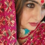 Neha Saxena Instagram - ओ सपनों के सौदागर एक सपना देदे 💖🌟💫 🎶🎼❤️🎵🎧💿👌🥰❤️🎶🎼❤️💫🧿🧿 @nehasaxenaofficial #nehasaxena #oldsongs #best #everygreen #foodforsoul #peace #connectivity #musiclover #soulconnection #beautiful #magnetic #singer #legend #poeticthoughts #womanbeauty #instagood #instapost #instareels #reelitfeelit #instagrammers #trending #oldsongs #socialmedia #post ❤️🥰🌟💫🧿🧿🧿
