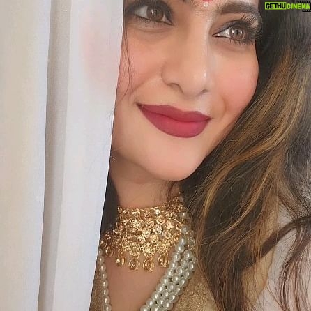 Neha Saxena Instagram - ✨️🤍🧿🧿🧿 #nehasaxena #godsblessedchild😇 #gratitude #forever #jaimatadi #om #omsairam🙏 #iloveuall #godblessusall #instagram #reels #instapost #socialmedia #trending #oldbollywood #songs #evergreen #thursday #greetings 😊❤️🙏🧿🧿🧿