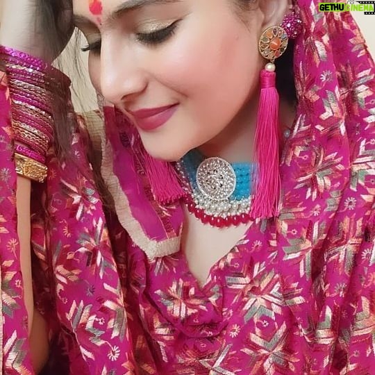 Neha Saxena Instagram - In a world full of trends Be your own Style ❤️💫🥰 Day 8 Durga Ashtami Navaratri Grace 🧿🧿🧿🌟🥰 💕💖💕💫🌟🧿 @nehasaxenaofficial #nehasaxena 💫🌟🧿❤️ #godsblessedchild😇 #navaratri #chaitra #durgaashtami #pooja #pinkfortheday #peace #divine #hindu #temple #prayers #gratitude #forever #jaimatadi #om #omsairam🙏 #reels #instagram #instagood #instadaily #trending #trendingreels #instagram #social #media #post #reelitfeelit #iloveuall #godblessusall ❤️🤗💐🧿🧿