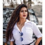Neha Saxena Instagram - Brand Shoot - @mahindrathar Celebrity- @nehasaxenaofficial #fashionphotographer @praveennilgiris MUA @shoshanks_makeup Costume and Styling @haan_tomfashionstylist photoretouching : @ajindas_soulads @wedworld_designz photographyassistant @ashbinambrose location -@crowneplazakochi . . . . . . #ShootMode #mahindra #tharlover #thar4x4 #model