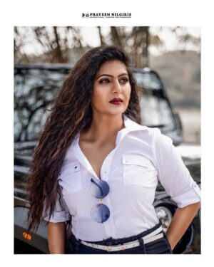 Neha Saxena Instagram - Brand Shoot - @mahindrathar 
Celebrity- @nehasaxenaofficial 
#fashionphotographer @praveennilgiris 
MUA @shoshanks_makeup 
Costume and Styling @haan_tomfashionstylist 
photoretouching : @ajindas_soulads 
@wedworld_designz 
photographyassistant @ashbinambrose 
location -@crowneplazakochi 
.
.
.
.
.
.
 #ShootMode #mahindra #tharlover #thar4x4 #model