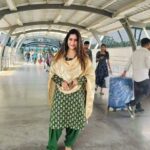 Neha Saxena Instagram - With the Grace of God Travelling to my dream destination #Tirupati for Lord Venkateswara Darshanam 🙏🕉🔱🛕🧿 Will surely pray for everyone 🙏🛕🤗❤️🧿 @nehasaxenaofficial #NehaSaxena #GodsBlessedChild #solotraveller #exploring #world #spiritual #places #tirupati #GodBlessUsAll #iloveuall #Gratitude #forever #Jaimatadi #omsairam #omnamahshivaya 🙏🕉🔱🛕✨️🧿🧿🧿❤️🤗