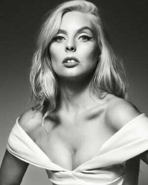 Nell Hudson Instagram - New Year New Pics 📸 thanks to the genius that is @davide_cossu ❤️🙏 
Acting friends - all friends - go and get Davide to take your picture, your eighty-year-old self will thank you for it.
Make up and Hair by @miki.withlove 💞