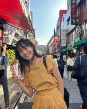 Nene Shida Instagram - 🐼
お仕事終わりにマネージャーさんと横浜中華街へ✨

パンダの耳もゲットして存分に楽しんできた☺︎
焼き小籠包と台湾ねぎクレープと台湾かき氷食べた🤤

@limue_official のセットアップ🫶🏻
セットアップって色んな着こなしできるから、これからの季節が楽しみ‼︎

#limue