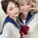 Nene Shida Instagram - 🌹 舞台『かげきしょうじょ‼︎』無事終演致しました✨ ご来場いただいた皆様、配信をご視聴くださった皆様、改めましてありがとうございました。 初めて主演を務めさせていただき、約4年ぶり2度目の舞台で知らないことが多かったり、ダンスや歌も大好きだけど未経験で、不安な部分もありました。 座長として引っ張っていくぞ！と最初は根拠のない自信から始まって、稽古が進むにつれて自分の未熟さに気づき…それでもへこたれず！ 皆んなのそれぞれの伝え方で届けてくれる言葉に支えられていました。 劇場で公演が始まってからは、連日多くのお客様に来ていただいて、反応のひとつひとつが嬉しかったです😭 嬉しすぎてノリノリでさらさを演じてました♪ こんなにも愛されていて素敵な原作「かげきしょうじょ‼︎」。 渡辺さらさを演じられて幸せでした。 本当にキラキラな世界だったなぁ💭 キャストの皆様、スタッフの皆様、関係者の皆様、そしてお客様、本当にありがとうございました。 また皆んなとお芝居、お仕事できたら嬉しいです🥰 #斉木先生に直筆イラスト色紙いただきました✨ #すごい先生おちゃめなんです #よぉく見ると #辺渡さらさ #気付いたときの先生の焦りっぷりが可愛すぎました🤭 #志田音々を間違えないように意識しすぎたら #間違えちゃったらしいです #先生すごくお優しい #レアなので逆に嬉しいです♪