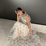 Nene Shida Instagram - ♡ 本日は2024カレンダーお渡し会でした🫧 お越しくださった皆様ありがとうございました😊 直接コミュニケーション出来た時間が幸せでした💭お元気そうな姿も見られて嬉しかった☺︎ 2024年、ねねまるカレンダーで過ごしてくれるの楽しみです♪ ありがとうございます🍀 お気をつけて帰ってくださいねー！ #ネイルの色に悩んでしまって #メイクさんとしいたけ占いを見たら #今日のラッキーカラーはピンクとゴールド #ということでゴールドのネイルをしてもらい #イヤリングはピンクゴールド♡ #今日の衣装かわいいー！！ #後ろはリボンなのでしたっ