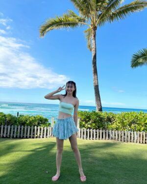 Nene Shida Instagram - デジタル写真集🌺

明日12月18日(月)、
週刊ポストさんからリリースされますデジタル写真集
『ハワイのねねまるホリデー』🌴

初海外グラビア！
ぜひご覧いただけると嬉しいです☺️