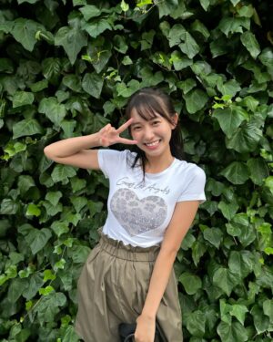 Nene Shida Instagram - 🤎
妹からの誕生日プレゼントで貰ったTシャツ😘
ハートが描かれているので両想い確定です。