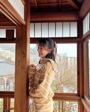 Nene Shida Instagram - 見てくれたかな？👀💓

5月24日(金)発売の『FRIDAY』にて
表紙&巻頭グラビアを務めさせていただきました✨

合併号なのでまだまだ発売期間中‼︎💭
ゲットしてくれたら嬉しいです🥰
感想待ってます☺︎