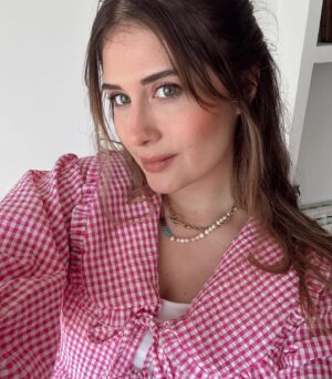 Nerea Camacho Instagram - 🩷 como es de bonita esta blusa 🩷 @shop.joy.pt