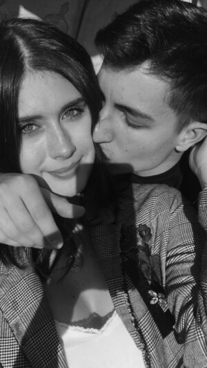 Nerea Camacho Instagram - Felices 5 años de aventuras,aprendizaje,y mucho amor 🤍✨ 

Pd:Te todo ♥️
