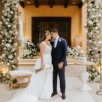 Nerea Camacho Instagram - Teníamos mil ganas de enseñaros la boda de @nerea_camachoo y @gonvelasco este verano en Almería♥️ Una boda súper especial diseñada al detalle, donde los tonos relajados y líneas limpias cobraban junto a ellos todo el protagonismo✨ 📸 @miguel_frias_