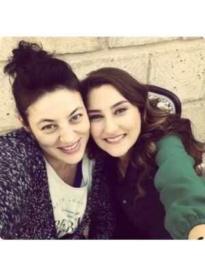 Nergis Öztürk Instagram - Güzel yüzlüm, güzel gönüllüm, ışıklım benim iyi ki doğdun iyi ki ❤️❤️❤️❤️ 🧿 @goncayakut #goncamızındoğumgünü #iyikidoğdun #arkadaşım #dostum #kardeşim #happybirthday #happybirthdaymylovley♥♥♥ #yıllaryıllar