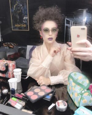 Nergis Öztürk Instagram - #10Saniye #buakşambaşlıyor #teaser #backstage #hazırlık #tiyatro #oyun #oldubişeyler 
#makeup ve 📷 @missiferr 🙏