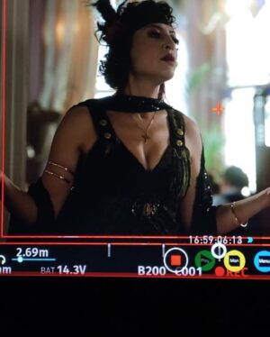 Nergis Öztürk Instagram - Eleni🖤 @emrecsahin @nisandag @cevren 🙏🖤@karga7turkey @karga7pictures @netflixturkiye #perapalastageceyarısı #midnightattheperapalace