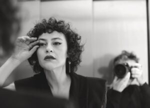Nergis Öztürk Instagram - 🖤çünkü en çok biz eğleniriz🖤@aydancinar