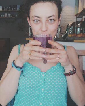Nergis Öztürk Instagram - 25/05/2022 ❤️💜🧿🌈 doğum günlerimi çok severim 💜🌈iyi ki doğdun çiçek kız💐