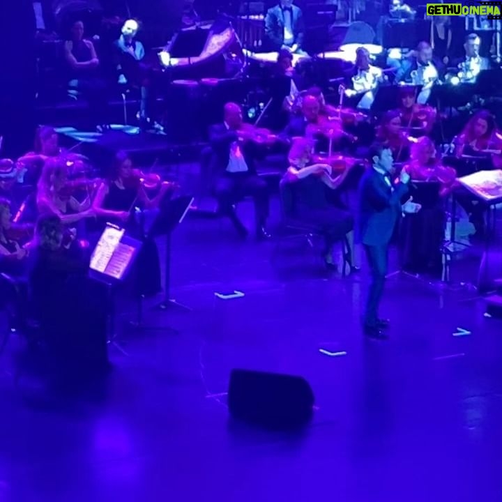 Nergis Kumbasar Instagram - Great night with a great voice @mariofrangoulis❤️👌🧿