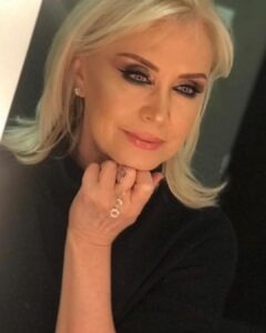 Nergis Kumbasar Instagram -