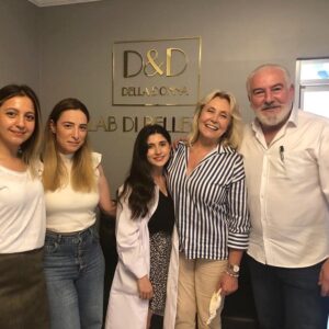 Nergis Kumbasar Instagram - @delladonnaguzellikmerkezi 
Canım arkadaşım Timuçin Konuksever ve ekibine herşey için teşekkür ederim. ☺️