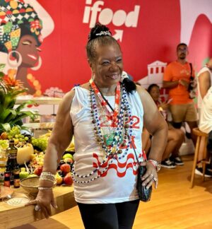 Neusa Borges Instagram - E eu já estou pronta para mais um dia de #carnaval aqui em #salvador, no @camexpresso2222.

Viva essa festa, pois é uma das que eu mais amo 🤎.

📷 @priborges021 

#neusaborges