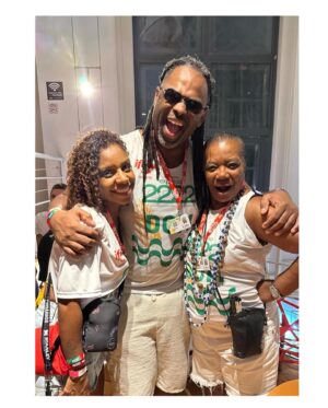 Neusa Borges Instagram - A vida é feita de momentos e muito afeto, um pouco do meu 3º Dia de #carnaval com pessoas especiais, no @camexpresso2222.

📷 @priborges021 

#neusaborges
