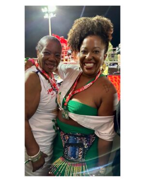Neusa Borges Instagram - A vida é feita de momentos e muito afeto, um pouco do meu 3º Dia de #carnaval com pessoas especiais, no @camexpresso2222.

📷 @priborges021 

#neusaborges