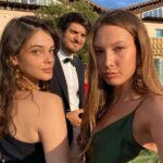 Neva Leoni Instagram - In questa famiglia ci siamo divise i compiti: Io sono la logica e il senso pratico, tu sei l’emotività, la spontaneità del momento. Io sono il cervello e tu sei il cuore…il che vuol dire che comunque siamo messi malissimo. Buon compleanno alla mia metà, al lato leggero di me, alla mia compagna di casini e complice per la vita🌼 ti voglio bene @margheritaperla nell’ultima foto ti ho messo un suggerimento su come festeggiare finché non torno