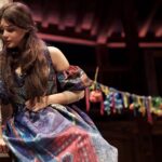 Neva Leoni Instagram - La chiusura del @globetheatreroma è stata un brutto colpo, ma la possibilità di vederlo demolito è veramente raggelante. Spero che l’amministrazione trovi una soluzione che permetta di tenere vivo questo straordinario teatro e la memoria del meraviglioso uomo che l’ha amato più di tutti. Nelle story troverete il link alla petizione per dire no all’abbattimento del Globe♥️