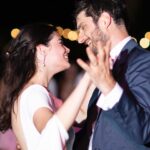 Neva Leoni Instagram - 🎂IL POST DI COMPLEANNO DI CLAUDIO🎂 Buon compleanno. Fine. Che altro devo dire? No vabbè il discorsone sdolcinato no ragazzi, ve prego! Vabbè dai… Claudio è l’uomo della mia vita. Nel senso proprio che non ci stanno fatti qua, senza di lui la mia vita peggiorerebbe sensibilmente. Lo amo. In una maniera non quantificabile. Se potessi indossarlo come uno zaino e portarlo con me tutto il giorno e ovunque lo farei. Forse lo farò. Ci proviamo quando rientra a casa. Probabilmente per farcela dovrò sollevare un poco di pesi, magari fare qualche squat… Ti amo vecchio maritozzo mio, buon compleanno♥️🎂