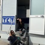 Neva Leoni Instagram - Di lavori belli con gente bella e cibo buono e cagnolini che riprendo di nascosto per farli vedere a mio marito. #ilpatriarca2