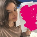 Neva Leoni Instagram - Di lavori belli con gente bella e cibo buono e cagnolini che riprendo di nascosto per farli vedere a mio marito. #ilpatriarca2