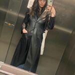 Neva Leoni Instagram - Di lavori belli con gente bella e cibo buono e cagnolini che riprendo di nascosto per farli vedere a mio marito. #ilpatriarca2