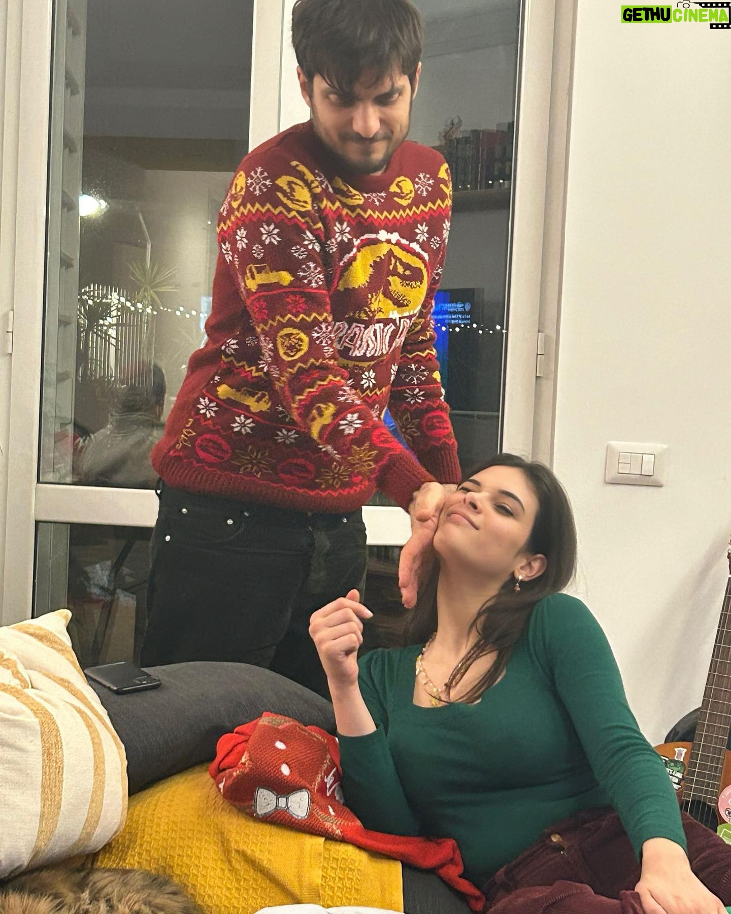Neva Leoni Instagram - Momenti di un bellissimo ma affatto instagrammabile primo natale in casa nostra♥️🎄