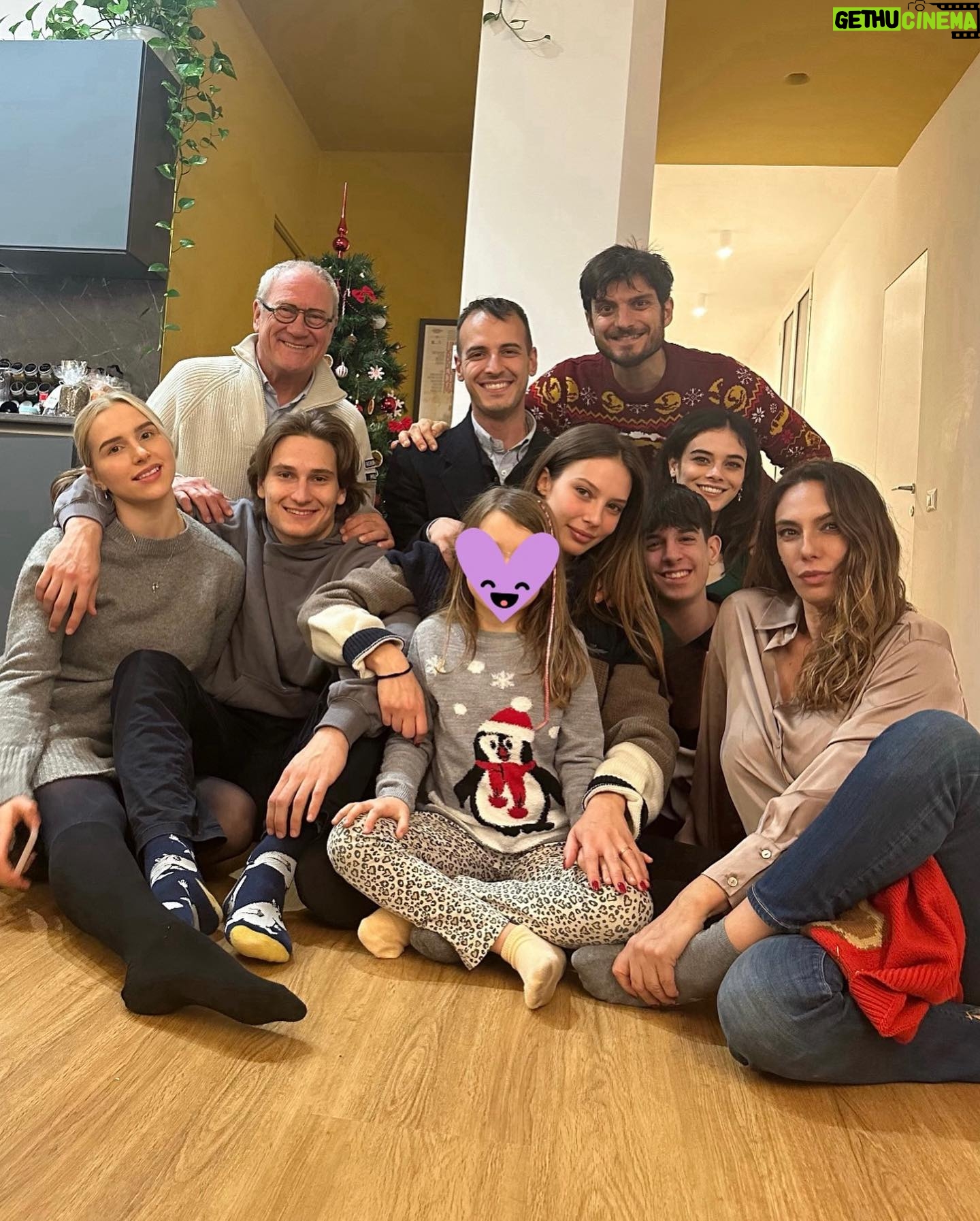 Neva Leoni Instagram - Momenti di un bellissimo ma affatto instagrammabile primo natale in casa nostra♥️🎄