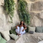Neverly Paris Instagram – Come with me fly you out to Greece 🇬🇷