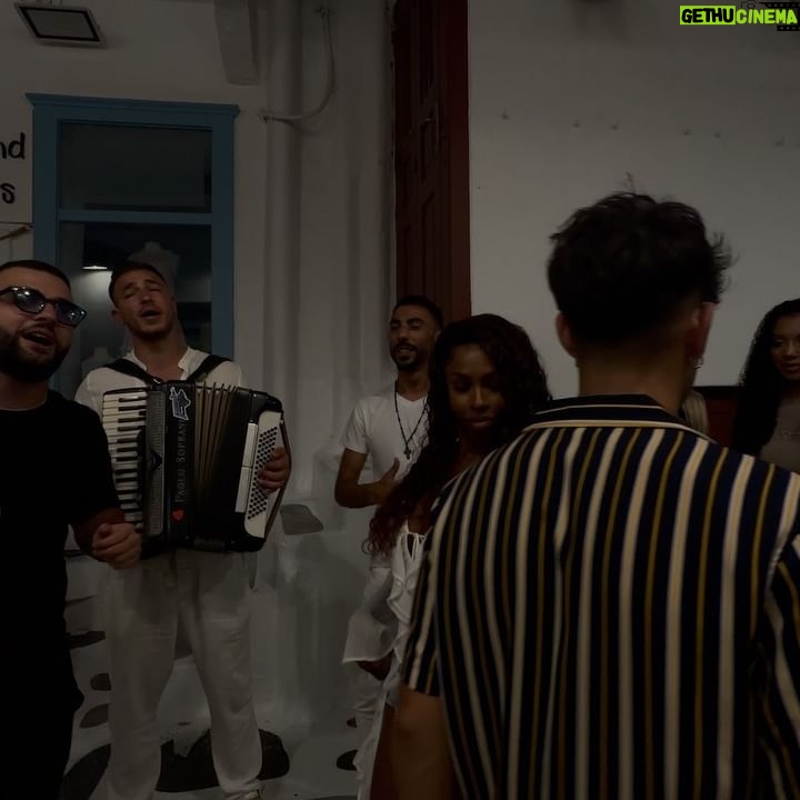 Neverly Paris Instagram - Last night was lit