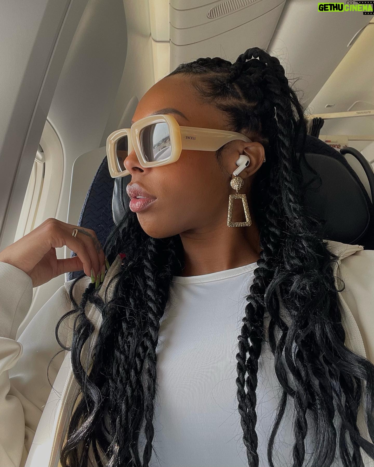Neverly Paris - 13.4K Likes - Next flight šØ