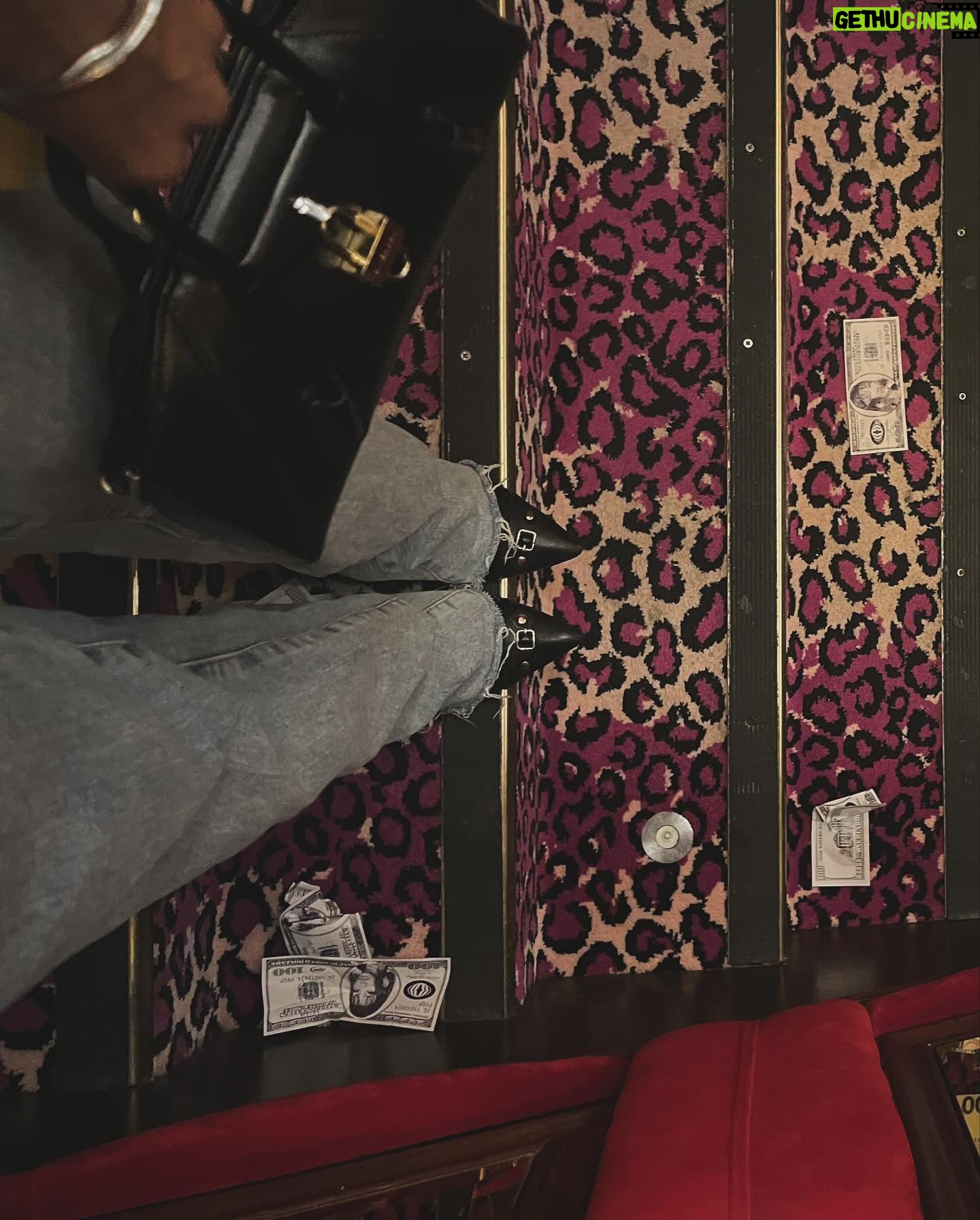 Neverly Paris - 14.7K Likes - release party @shayizi š¤ Pour vu quāil pleuve dispo sur toutes les plateformes