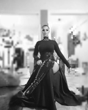 Nez Instagram - Queen of 🖤 

#nez #nezuluç #savage #blackpanther