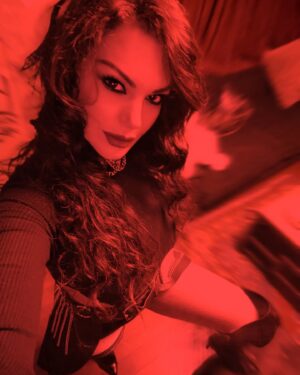 Nez Instagram - I see red ❤️