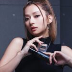 Ng Ka Yan Instagram - My confidence in a bottle🌟 @shuuemura No.1 unlimited breathable lasting foundation 🏆comes with breathable texture and a natural semi-matte finish, sweat and humidity resistant that giving you a fresh look all day long. It matches perfectly with the lasting makeup fix mist & loose powder for an even better lasting performance. go try my 24h skin confidence for all, wherever and whenever. 😎 #shuuemurahk #unlimitedfoundation #香港No1粉底 #會呼吸的粉底 #亞洲底妝專家