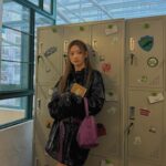 Ng Ka Yan Instagram - The library is open and you’ve been read🪩📚 @Longchamp #LongchampSS24 #LongchampUniversity #LongchampHK @wing_123cheers