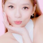 Ng Ka Yan Instagram - glossy jelly lip is my new favorite💦💕 summer jelly lip retreat! treat your lips to lasting moisturizing juicy glow and 74% lip caring essence while slaying with 10 mood-enhancing tone-up jelly nudes (tailor-made for Asian beauties!!), whether you go subtle or layer it up💄😍 @shuuemura #shuuemurahk #kinucareglowup #果凍唇釉 #絹感潤護水光唇釉 #植村秀 #亞洲唇妝專家