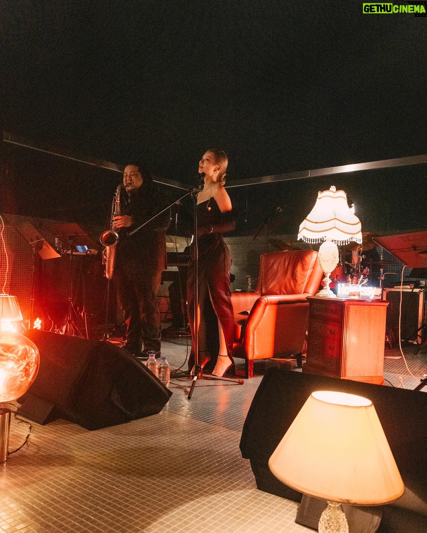 Ng Ka Yan Instagram - JAZZIN’ with 9896 vol. 2 shall we? Music Director & Music Arranger @cy_leo Drummer @natewong.playsgongs Keyboardist @chriscarpiomusic Bassist @tombeats.bass Guitarist @terivercheung Saxophonist @bernardcarpio Guest Performer @jaime_ctw Producer @vera_nsting Technical Director @himhimhim @kamkin Art Director @a.slice.of.moon @moonmoonday_ Art Team @bryan_lsy @priscillayuchi Video director @whoabanana Video team @calvin_yam @lawrence919 @jan_edmond @lam_ting_hin @kawai11111 Editor @wootwootvisual Operation Team @ccccccccc.ho @monkeeeeeeeey @pppppina Photographer @hungmc Hair Stylist @lupus_c_hair Makeup Artist @chichili Wardrobe: @saulee Heels: @giuseppezanotti Jewelry: @tiffanyandco Styled by @chloemakcm Styling assisted by @tangmichele @bo.book_ Thanks @thearcahotel @hennessy @maisonmargielafragrances @foodpanda_hongkong