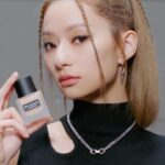 Ng Ka Yan Instagram – Going beyond your usual self 💨
your daily reminder to be confident in your own skin, inside and out whenever you are with @shuuemura No. 1 unlimited breathable lasting foundation. long wear and let your skin breathe in 20 shades tailor-made to match and enhance asian skin tones. ✨
find your own shades with their unique personalized 3D styling service 💯
#shuuemurahk #unlimitedfoundation #香港No1粉底 #會呼吸的粉底 #亞洲底妝專家