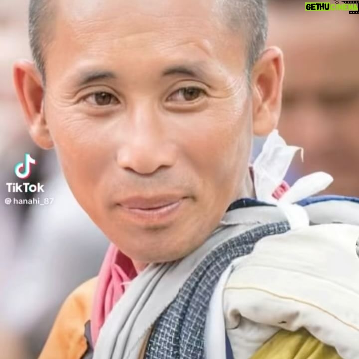 Nguyễn Quỳnh Instagram - Thầy là ánh sáng khắp 10 phương Chư Phật chiếu soi. Soi sáng con đường tỉnh thức trong con🙏🙏🙏... Nguyện nguyện ước của Thầy được viên mãn🙏🙏🙏