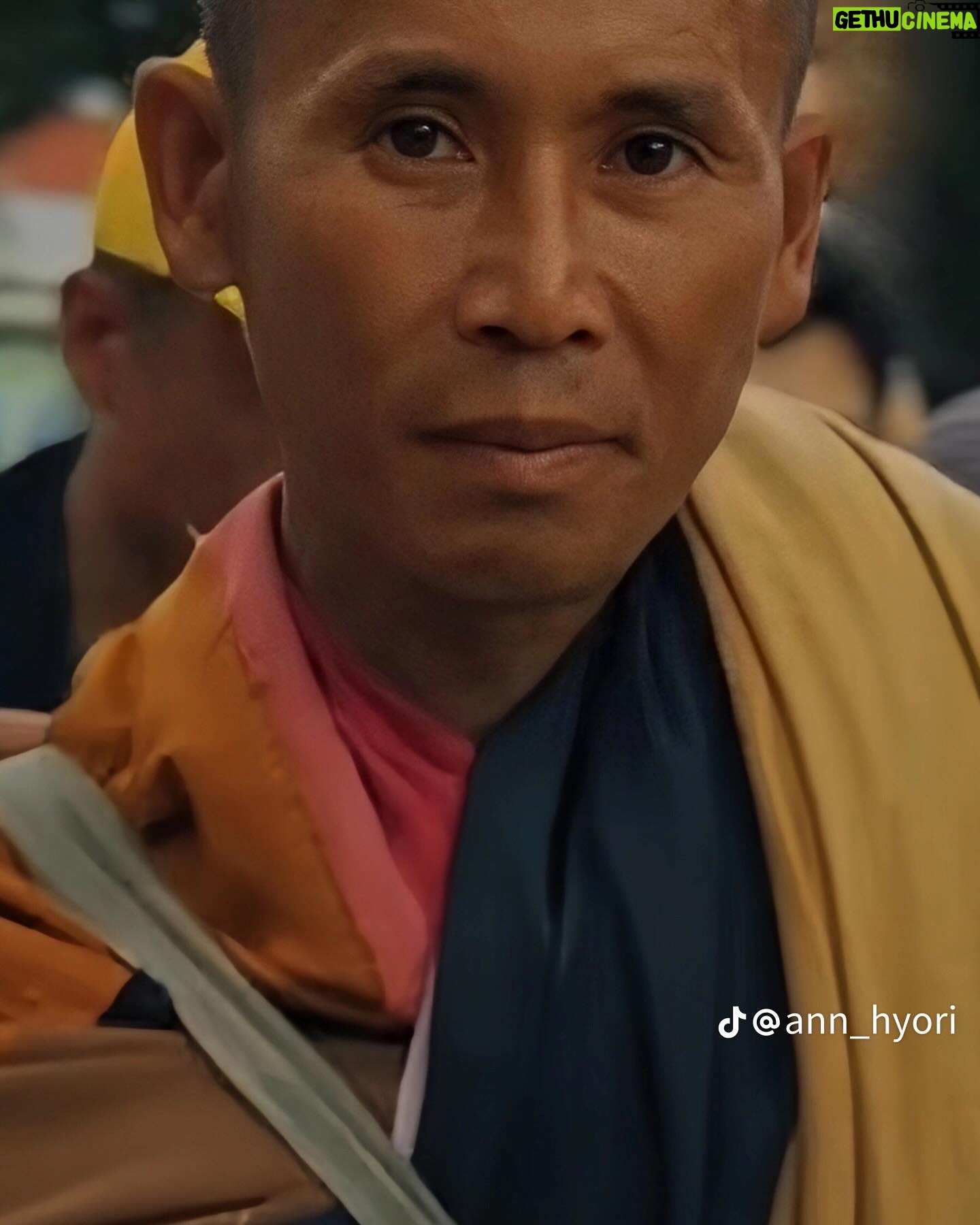Nguyễn Quỳnh Instagram - Thầy là ánh sáng khắp 10 phương Chư Phật chiếu soi. Soi sáng con đường tỉnh thức trong con🙏🙏🙏... Nguyện nguyện ước của Thầy được viên mãn🙏🙏🙏