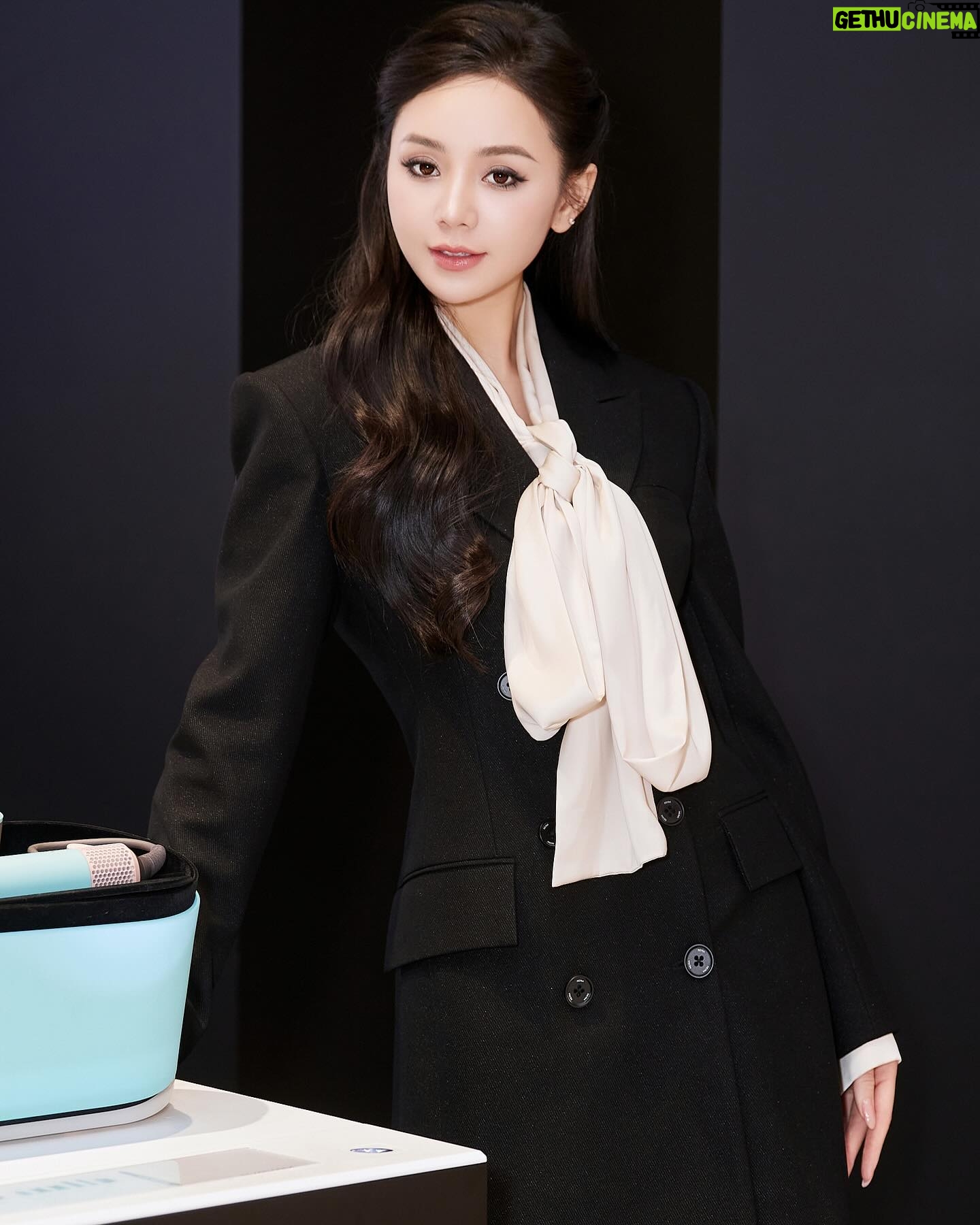 Nguyễn Quỳnh Instagram - Dyson thương hiệu yêu thích của tôi❤️❤️